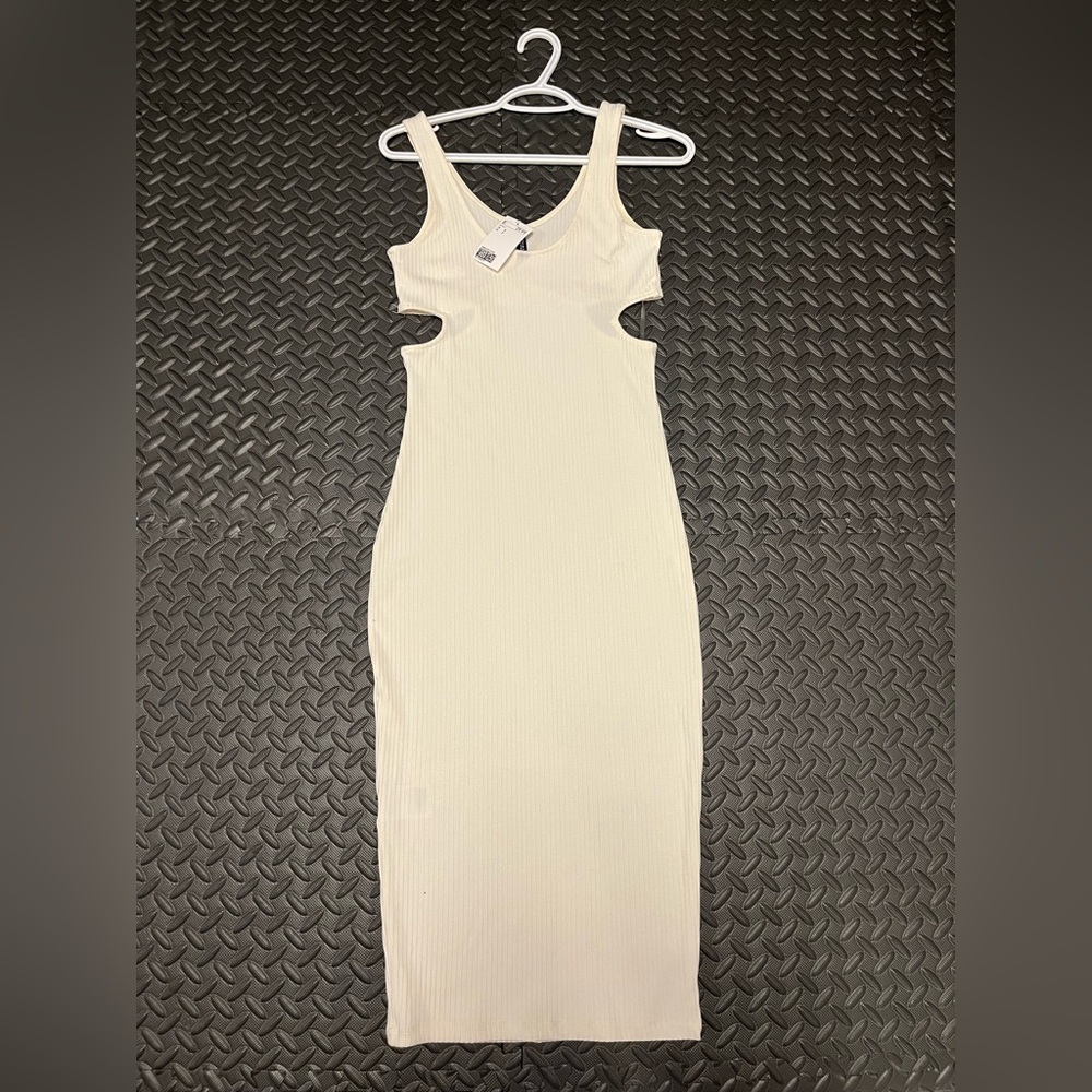 Forever 21 Cream Cut Out Dress - Picture 3 of 4